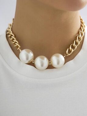 Golden Chain Choker with Three Pearl Orbs